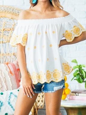 Impressions WALKING ON SUNSHINE EMBROIDERED TOP